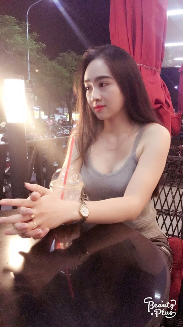 Nhung nu biker 9x xinh dep lam chao dao cong dong mang Viet