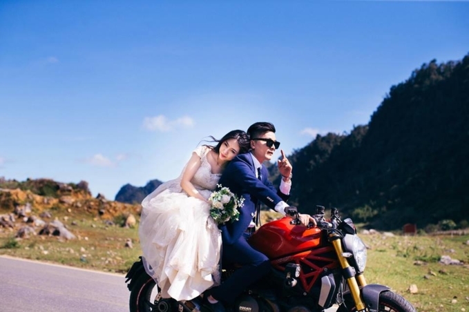 Nhung nu biker 9x xinh dep lam chao dao cong dong mang Viet