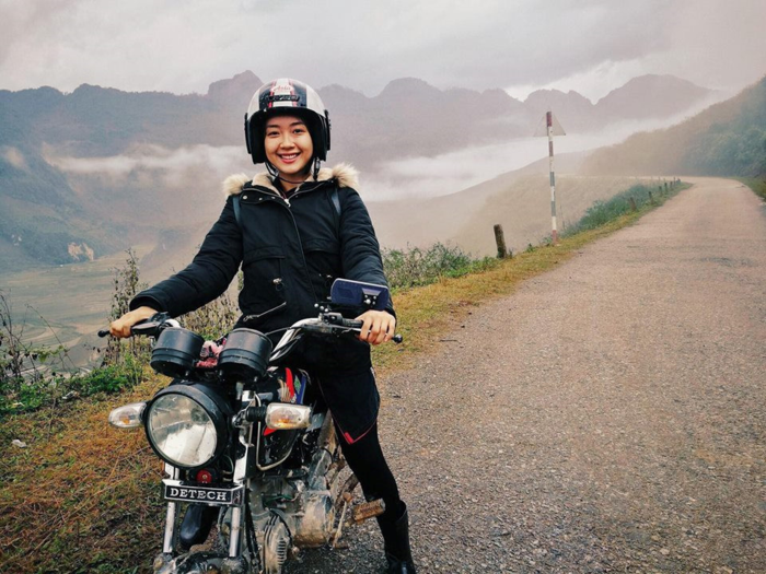 Nhung nu biker 9x xinh dep lam chao dao cong dong mang Viet
