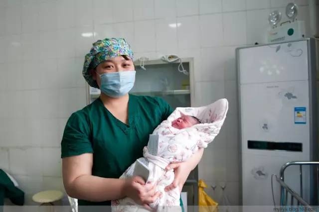 Nỗi khổ của phụ nữ khi phải trải qua ca sinh mổ