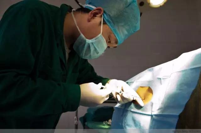 Nỗi khổ của phụ nữ khi phải trải qua ca sinh mổ