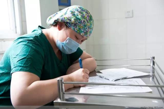Nỗi khổ của phụ nữ khi phải trải qua ca sinh mổ