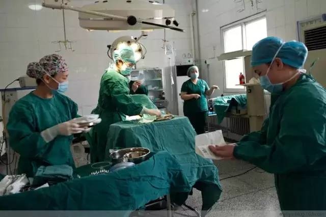 Nỗi khổ của phụ nữ khi phải trải qua ca sinh mổ
