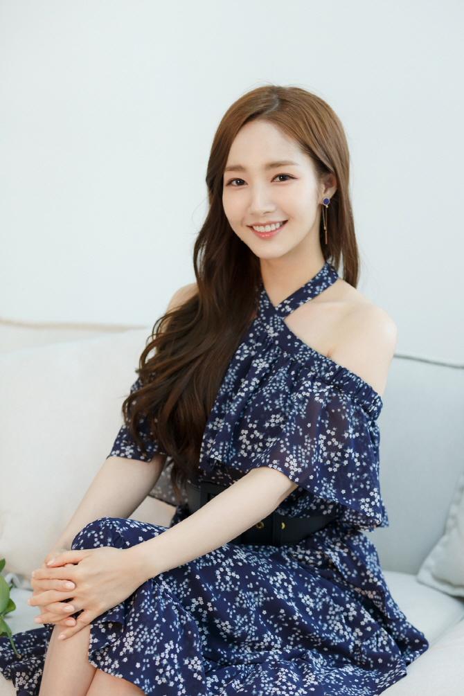 Park Min Young mạnh mẽ phản hồi về tin đồn tình cảm với Park Seo Joon