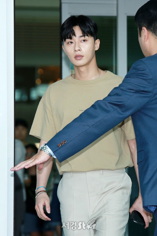 Park Seo Joon và Park Min Young bị mỉa mai vì điều này