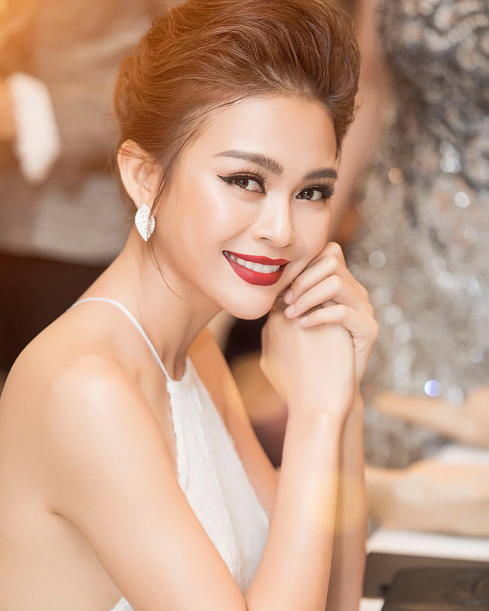Phản ứng của sao Việt khi bị “bóc phốt” học vấn