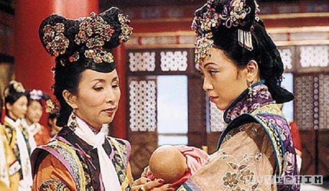 Quyền uy là thế nhưng các ông vua trong phim cung đấu vẫn bị cắm sừng