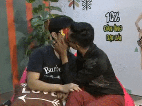 Tham gia gameshow thuc te: Nguoi bi to noi doi, nguoi bi cha ruot tu mat