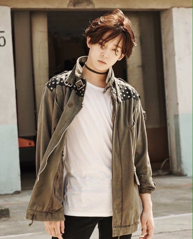 Top 10 nam thần tượng xinh trai nhất Kpop