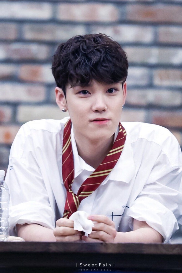 Top 10 nam thần tượng xinh trai nhất Kpop