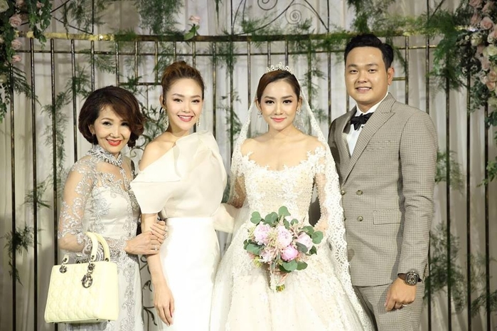 Trang phục sao Việt xấu - đẹp khi dự đám cưới người thân