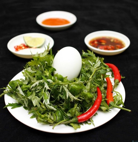Trứng vịt lộn hầm ngải cứu – Món ăn giúp cải thiện chiều cao