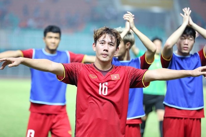 Vẻ ngoài đầy xinh đẹp của bạn gái Minh Vương Olympic Việt Nam