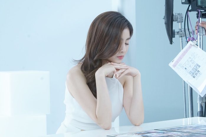Vóc dáng và thần thái của Kang So Ra lại khiến fan ngơ ngẩn