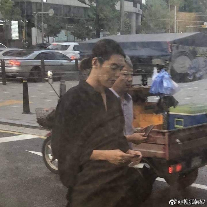 Xót xa hình ảnh Kim Woo Bin gầy gò sau 1 năm chống chọi với bệnh tật