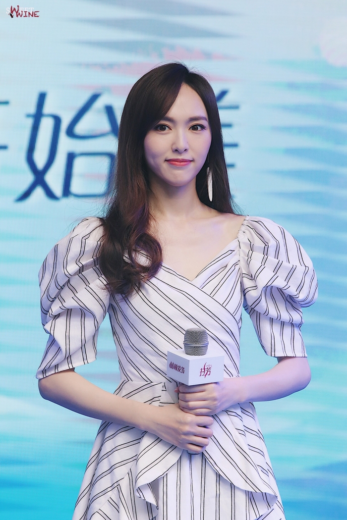 3 mỹ nhân Hoa ngữ phá dáng đồ hiệu chỉ vì quá gầy