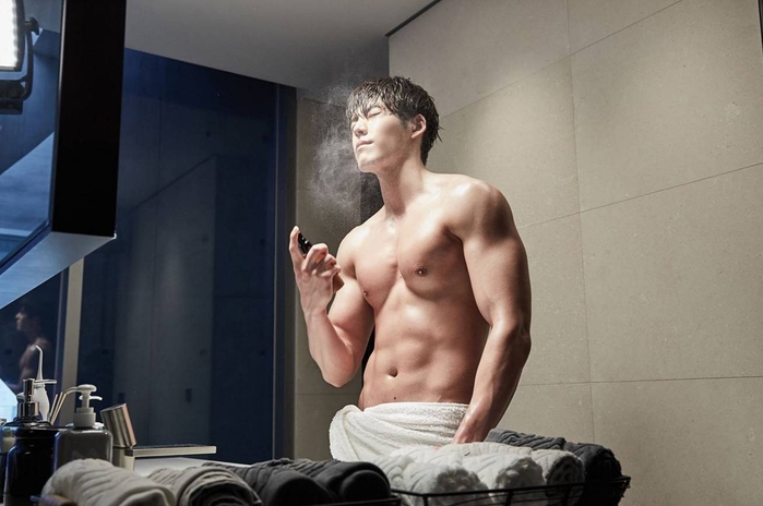 Mỹ nam Hàn lột xác so với thời mới “chân ướt chân ráo” vào nghề