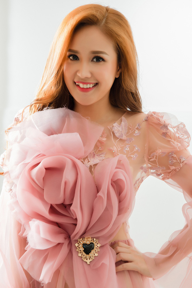 Út Minh Gạo nếp gạo tẻ lột xác, rũ bỏ hình tượng xuề xòa