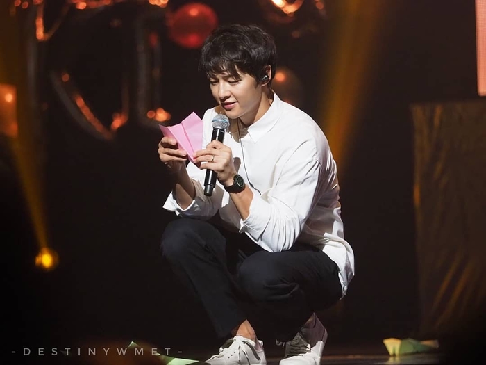 Song Joong Ki gửi tâm thư đầy xúc động đến người hâm mộ