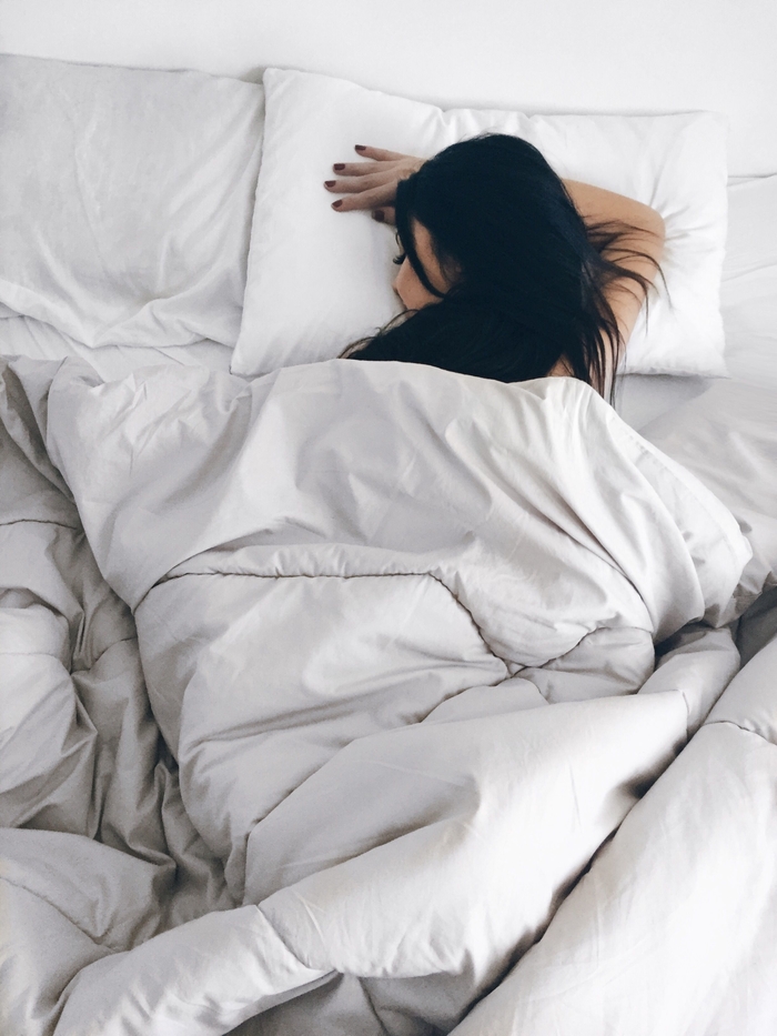 6 sai lầm trước và trong khi ngủ khiến bạn tăng cân vào ban đêm