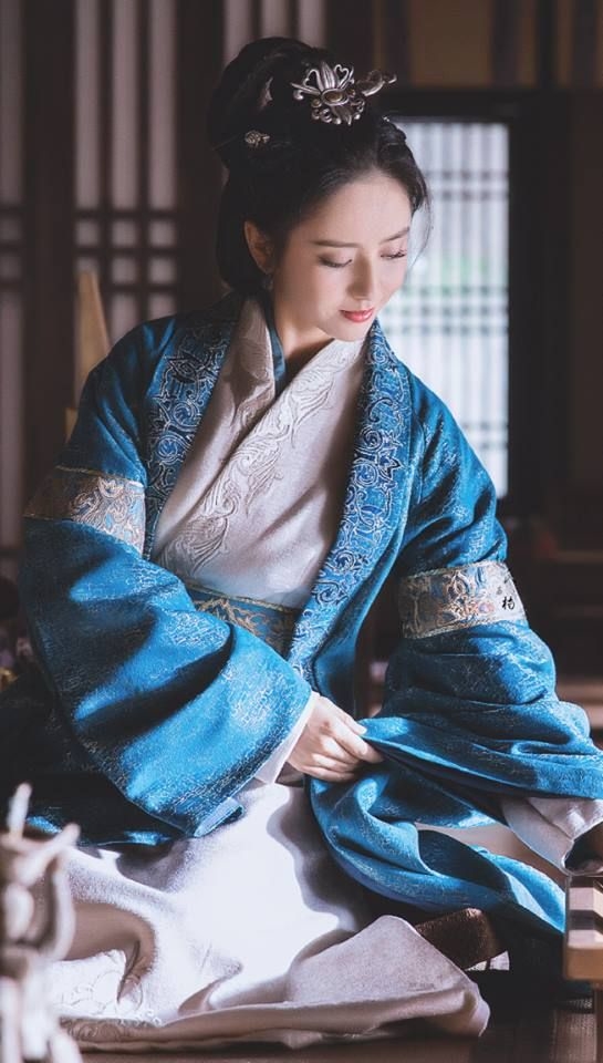 Ba mỹ nữ Tân Cương nào sẽ hợp vai nàng Hàm Hương nhất?