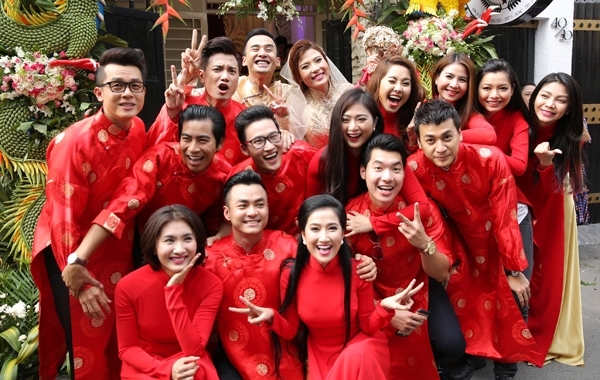 Biệt đội phù dâu phù rể toàn nam thanh nữ tú của sao Việt