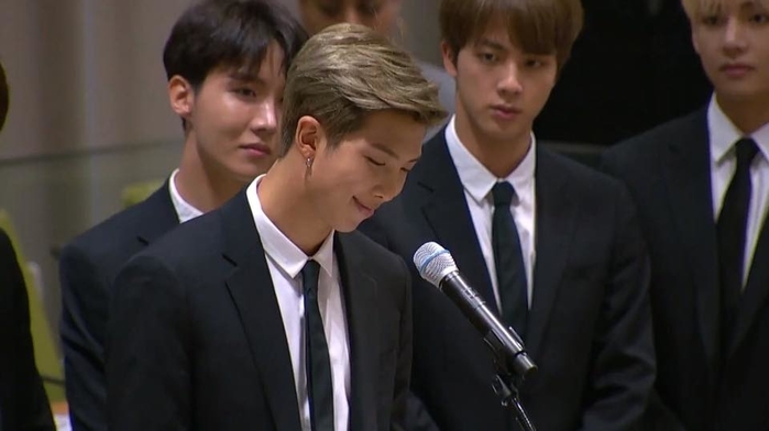 BTS - nhóm nhạc Kpop đầu tiên phát biểu tại Liên Hợp Quốc