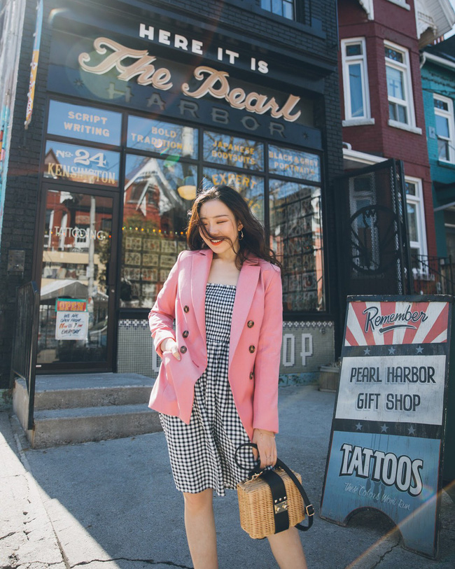 Cách biến hóa áo blazer trong mùa thu cho các cô nàng thời thượng