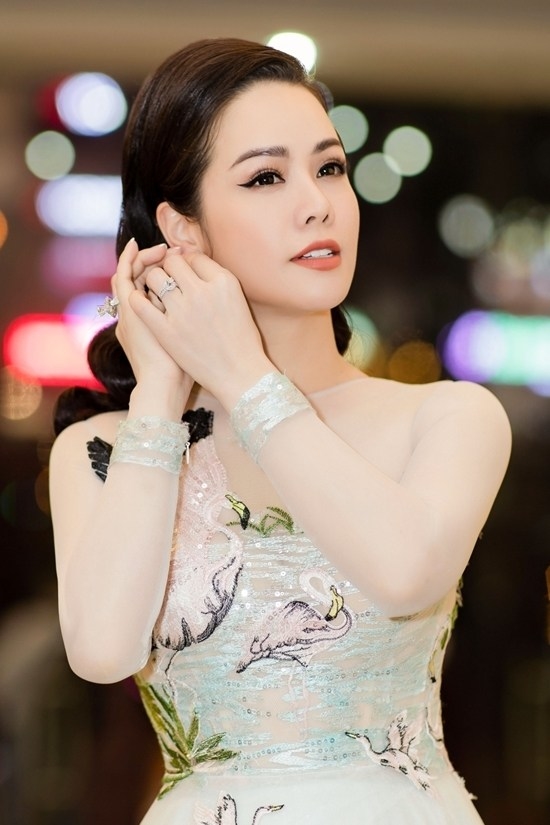 Cái giá phải trả của sao Việt đằng sau sự nổi tiếng