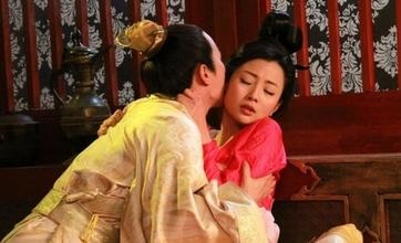 Can Long phong luu la vay nhung van chao thua truoc ca vi vua dong vo nhieu con nay