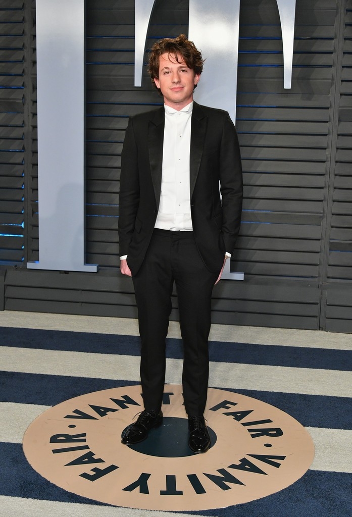 Charlie Puth lại khiến fan “rụng tim” với diện mạo mới