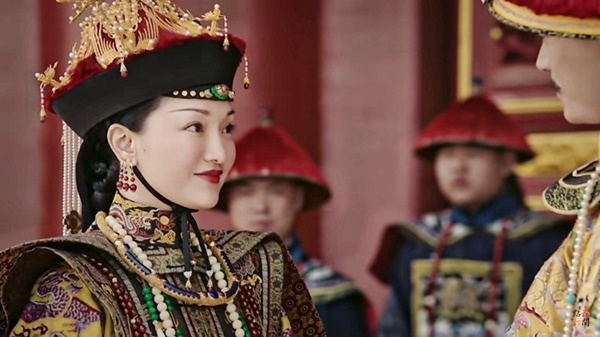 Chiêm ngưỡng nhan sắc khuynh quốc của các Hoàng Hậu trên màn ảnh