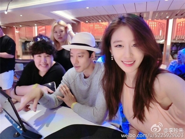 Cong khai hẹn ho hay ket hon, 4 than tuong Kpop bi tay chay