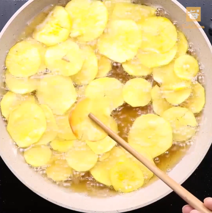 Công thức làm snack khoai lang thơm ngon, giòn rụm