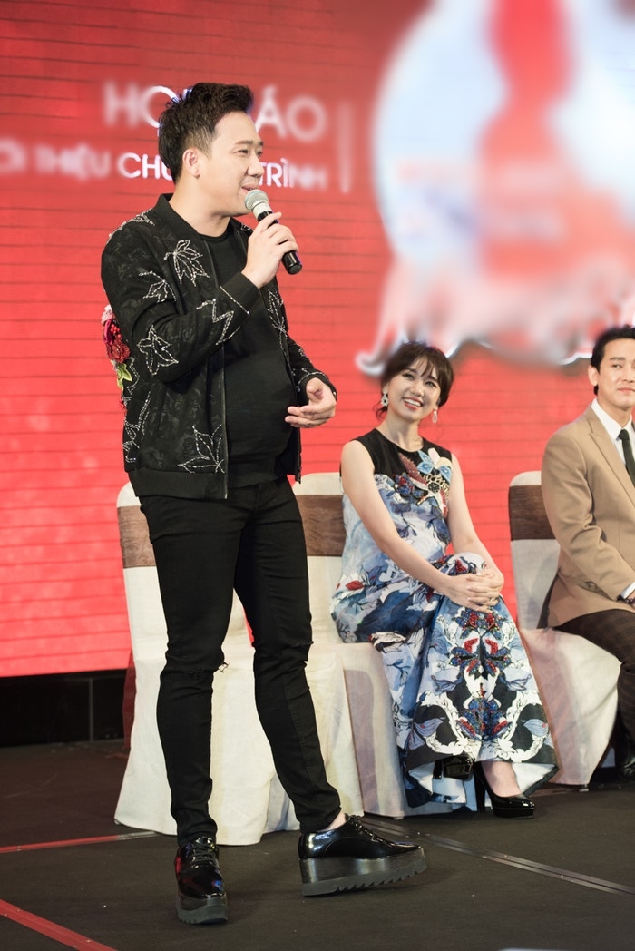 Khi sao nam Việt lại thích đi giày cao gót