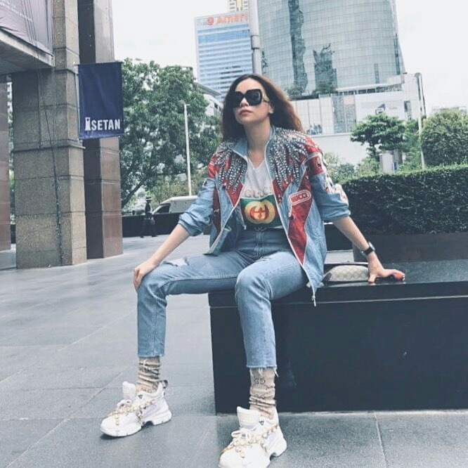 Dad sneakers - “giày của bố” hớp hồn loạt sao từ Âu sang Á
