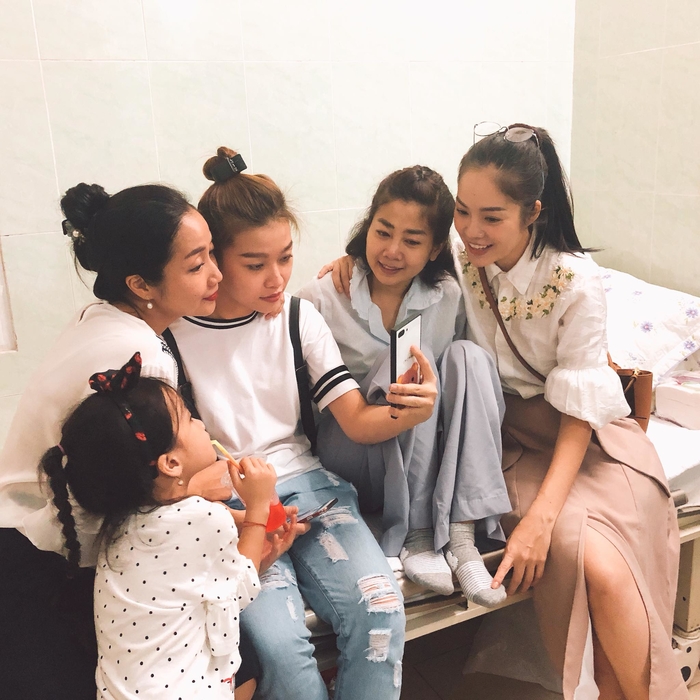 Dàn nghệ sĩ Việt quyên 600 triệu cho NS Lê Bình và Mai Phương