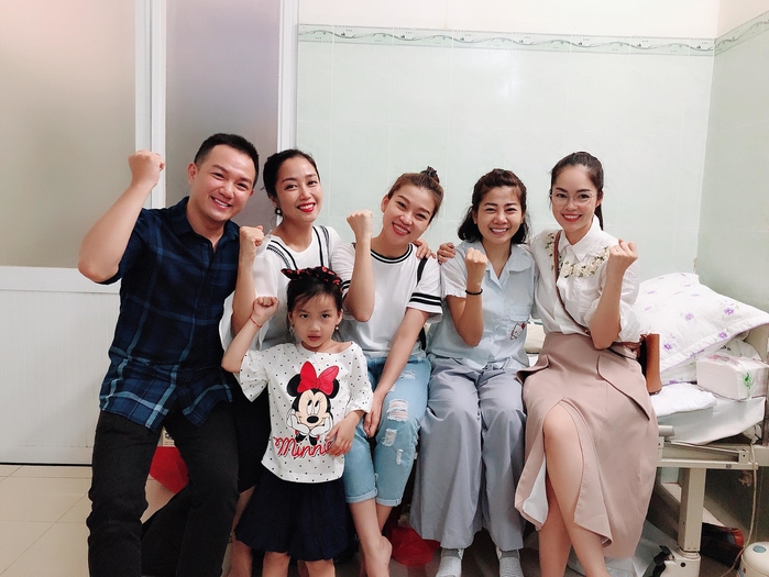 Dàn nghệ sĩ Việt quyên 600 triệu cho NS Lê Bình và Mai Phương