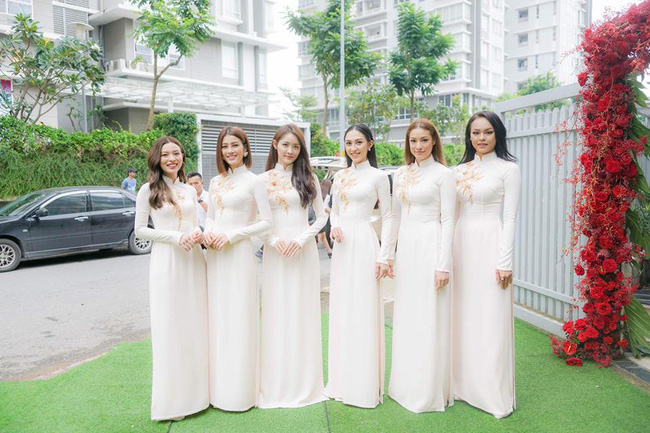 Dàn phù dâu The Face xinh hết phần thiên hạ trong đám hỏi Lan Khuê
