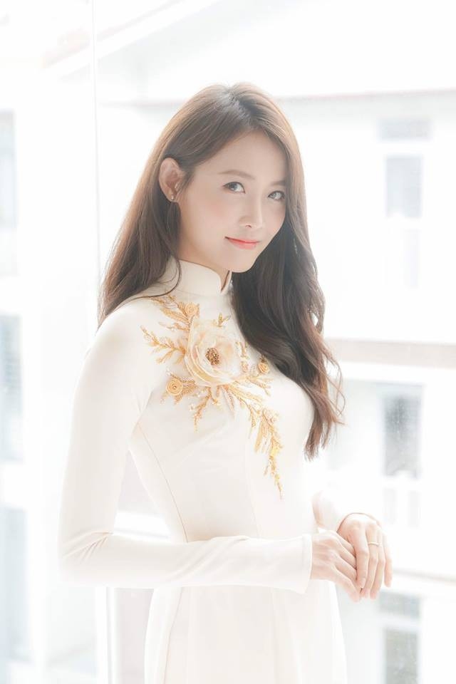 Dàn phù dâu The Face xinh hết phần thiên hạ trong đám hỏi Lan Khuê