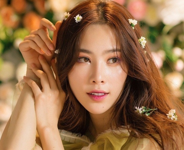 Dàn tình cũ làm gì trong lúc Trường Giang - Nhã Phương tổ chức lễ cưới
