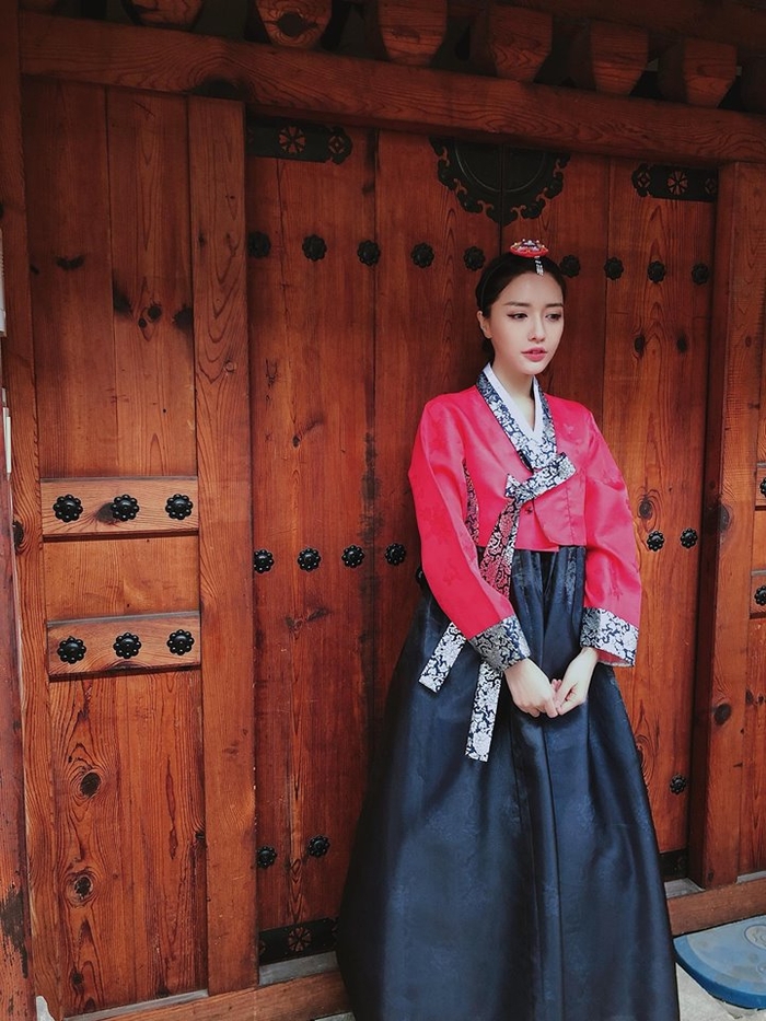 Đi tìm sao Việt nào mặc Hanbok Hàn Quốc đẹp nhất?