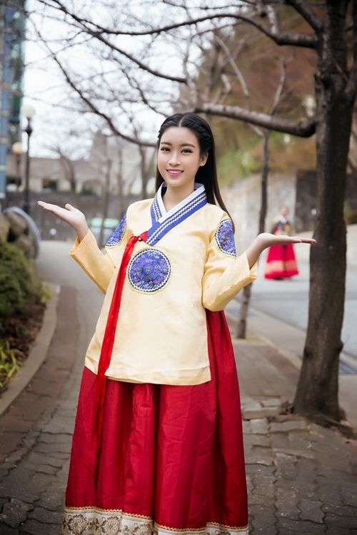 Đi tìm sao Việt nào mặc Hanbok Hàn Quốc đẹp nhất?