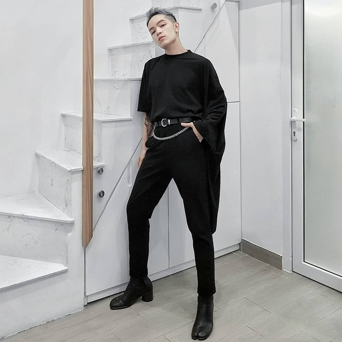 Khi sao nam Việt lại thích đi giày cao gót