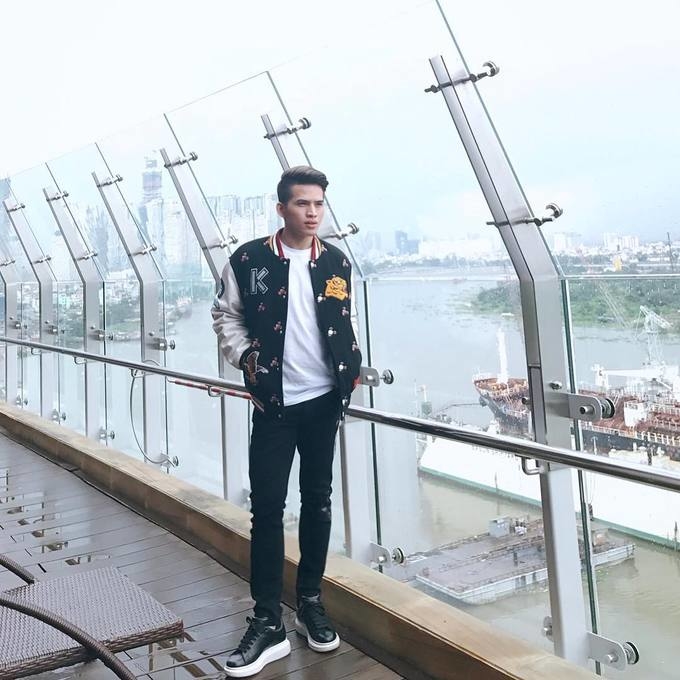 Khi sao nam Việt lại thích đi giày cao gót