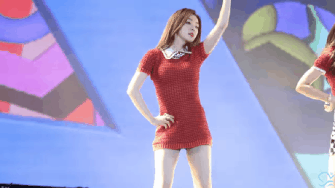 Fan la ó vì những lần idol Kpop bị stylist hành “lên bờ xuống ruộng”