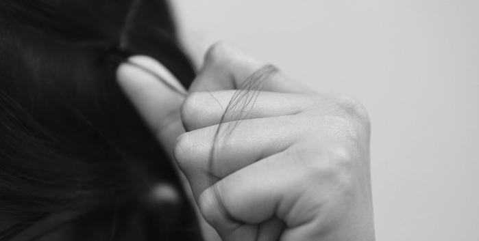 Giải mã tâm lý 1: Hội chứng nghiện giật tóc Trichotillomania