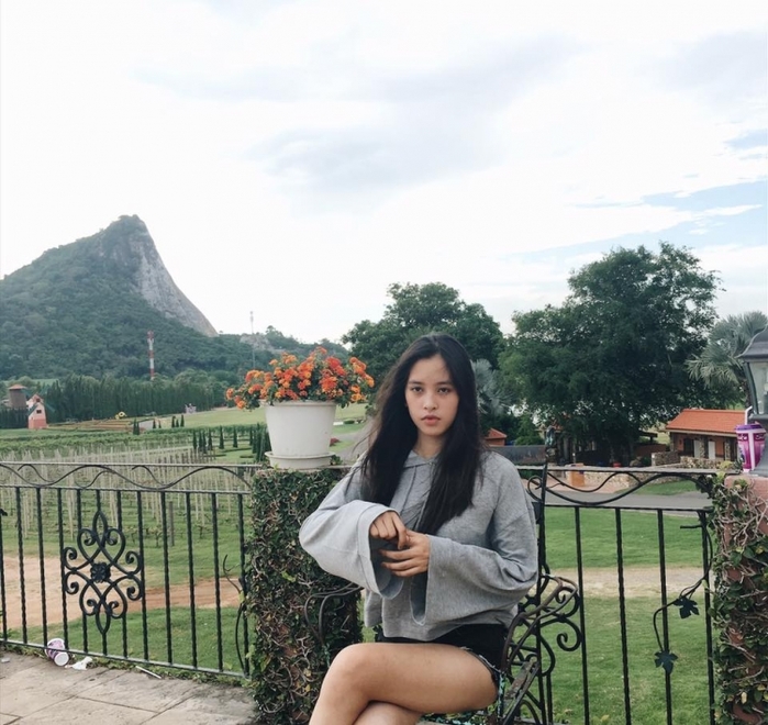 Gu thời trang đơn giản không đồ hiệu của Tân Hoa Hậu Việt Nam 2018