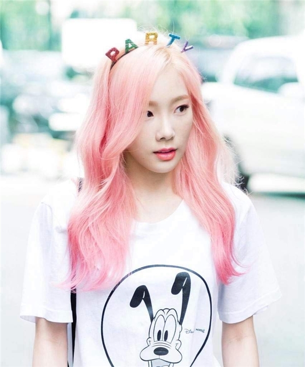 Hội chị em tóc hồng “phá đảo” sân khấu Kpop