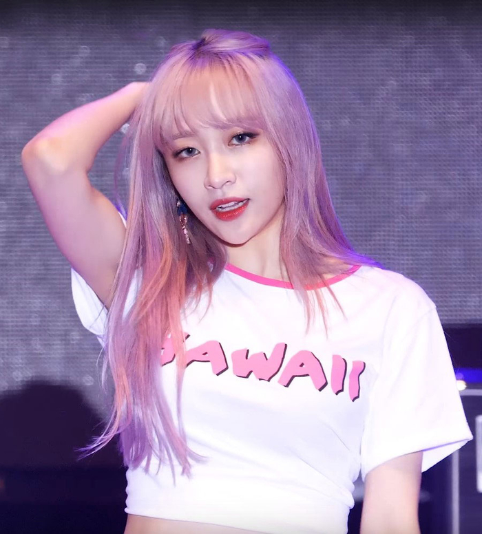 Hội chị em tóc hồng “phá đảo” sân khấu Kpop